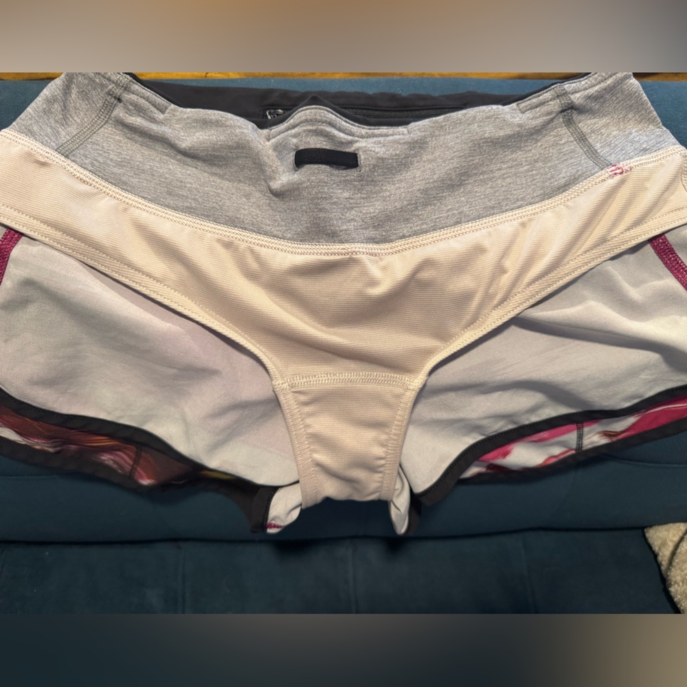 Bundle of 5 Lululemon “Speed Up” 2.5” shorts - Picture 15 of 16